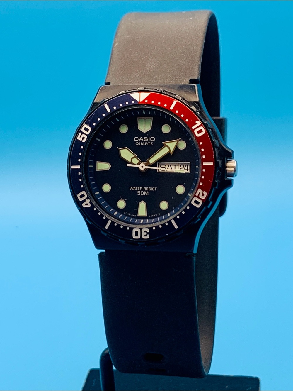CASIO MRW-81 Men’s Rare Vintage Field Wristwatch Pepsi Bezel Works New Batt/Band